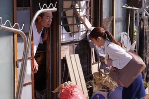 Địt nhau trên tàu điện cùng em gái China mới quen