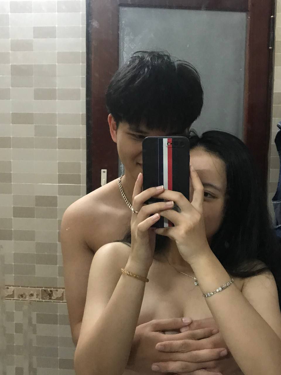 Thanh niên fa và em giúp việc trẻ đẹp có thêm dịch vụ đặc biệt cho khách quen