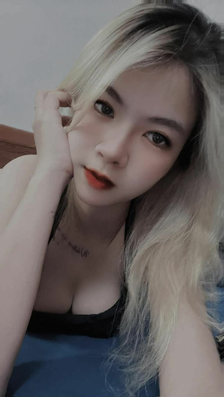 Nữ phạm nhân đĩ lửa ở cam lang thang khi vừa ra tù được ông chú tốt bụng giúp đỡ